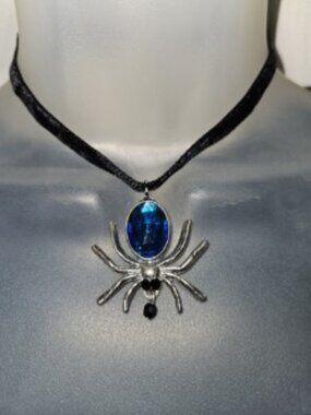 NWT BLUE DIAMOND CUT SPIDER NECKLACE CHOKER GOTH HANDMADE VELVET CHAIN